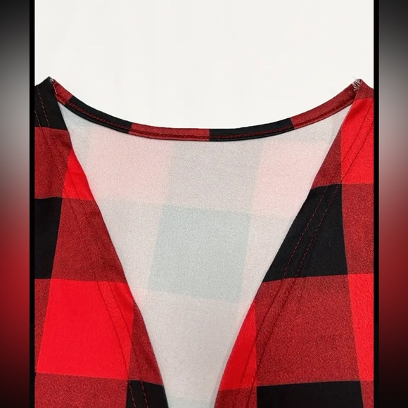 Plus Size Buffalo Plaid Stretchy Cardigan - Picture 3 of 6